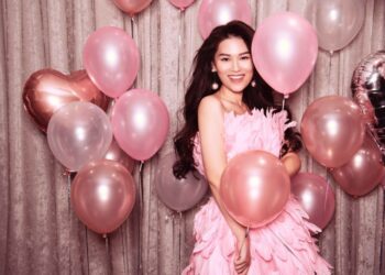 Ngọc Thanh Tâm hào hứng khui quà sinh nhật tuổi 28, “hết hồn” với món quà của Đàm Vĩnh Hưng