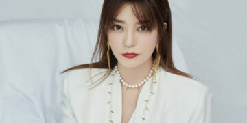 Hậu bị phong sát, Triệu Vy rộ tin đồn bị truy nã đỏ