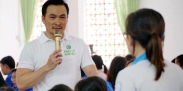 Quỹ Hiểu về trái tim trao 5.000 phần quà trị giá 2 tỷ cho người đang gặp khó khăn