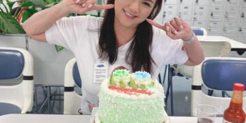 Hình ảnh ca sĩ Phương Loan trong sinh nhật đầu tiên không có cố nghệ sĩ Chí Tài