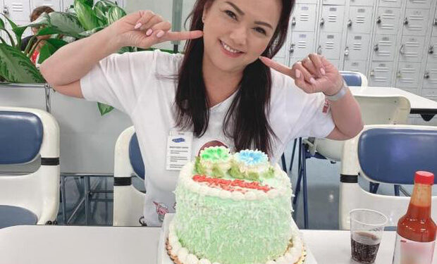 Hình ảnh ca sĩ Phương Loan trong sinh nhật đầu tiên không có cố nghệ sĩ Chí Tài