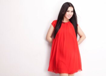 Ca sĩ Hà Phương được bố chồng- Bác sĩ Chu Phú Chung hỗ trợ làm từ thiện