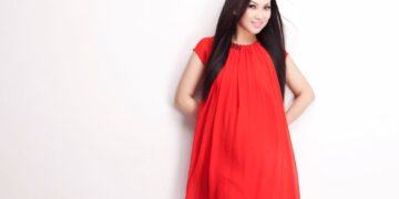 Ca sĩ Hà Phương được bố chồng- Bác sĩ Chu Phú Chung hỗ trợ làm từ thiện