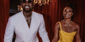 Sao Hollywood diện thiết kế Công Trí trên thảm đỏ LHP Quốc tế Toronto 2021