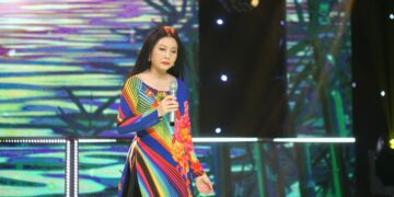 Sau 33 năm mưu sinh ở Pháp, danh ca Họa Mi chạnh lòng nhớ thời hoàng kim đi hát ở Việt Nam