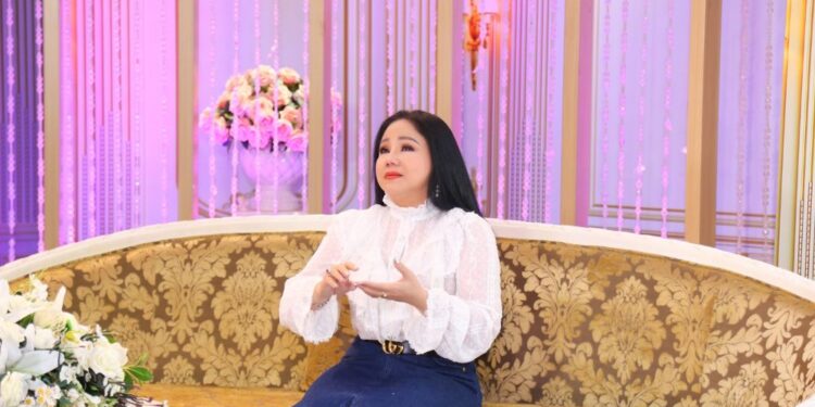 Ca sĩ Ngọc Ánh khóc nghẹn thú nhận “không có phước trong tình yêu” cùng mối quan hệ văn minh với chồng cũ