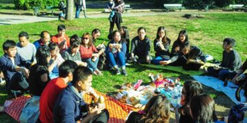 Triển lãm trực tuyến “Mùa thu du học Pháp”