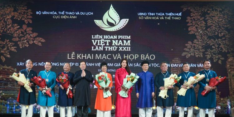 Đạo diễn Lý Minh Thắng: ‘Phim Việt cần khai thác nhiều hơn những dấu ấn văn hóa bản địa’