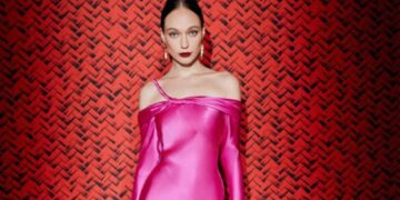 Nhà thiết kế Công Trí ra mắt bộ sưu tập Xuân Hè 2022 trên Tạp chí Vogue Mỹ 