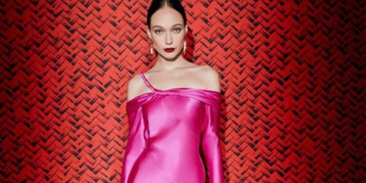 Nhà thiết kế Công Trí ra mắt bộ sưu tập Xuân Hè 2022 trên Tạp chí Vogue Mỹ