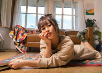 Han Sara lần cuối nhắc về quá khứ lạc mất chính mình thông qua bài hát đặc biệt