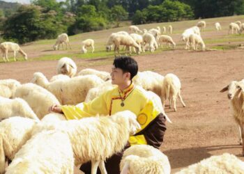 Ca sĩ Hùng Thanh thử nghiệm với hình ảnh Mật tông Tây Tạng trong MV Phật giáo mới