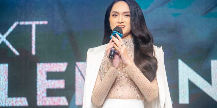 HLV Xuân Lan: “Nhà chống lũ còn chưa sống nổi huống chi ‘The bè lũ’ giữa cuộc đời này”