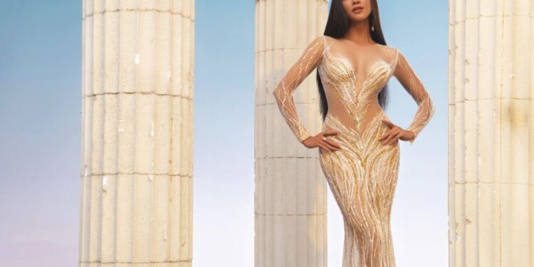 Cận cảnh thiết kế dạ hội lấy cảm hứng từ sóng nước phản chiếu của Kim Duyên tại Miss universe 2021