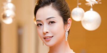 Bất ngờ với sắc vóc gợi cảm của ‘hoa hậu 4 con’ Jennifer Phạm