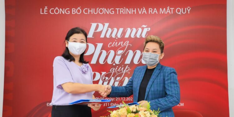 Báo Phụ nữ TP.HCM hợp tác cùng Vua Cua JSC công bố chương trình “Phụ nữ cùng Phụ nữ giúp Phụ nữ”.