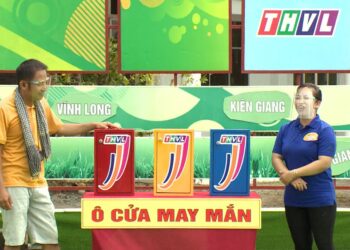 Chuyến xe nhân ái: Ngoài 70 tuổi, hai cụ ông ở Vĩnh Long vẫn phải phụ hồ, hái dừa thuê để nuôi cháu mồ côi