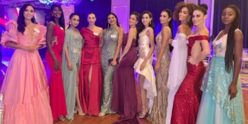 Đỗ Hà diện thiết kế ấn tượng lấy cảm hứng từ logo Miss World đến buổi đấu giá từ thiện