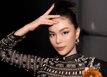 Hoa hậu Hoàng Hương Ly khoe nhăn sắc diễm lệ tại Tuần lễ thời trang Quốc tế Việt Nam 2021