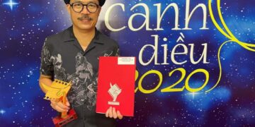 Nhạc sĩ Huy Tuấn đại diện ê-kíp phim Kiều nhận giải Cánh Diều Vàng 2020
