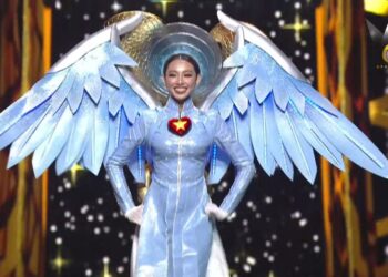 Thùy Tiên rạng rỡ trong đêm thi Quốc phục, thể hiện kỹ năng catwalk trên đôi boots cao 20cm