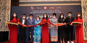 Đạo diễn Huỳnh Tuấn Anh chính thức trở thành phó giám đốc trung tâm Phát triển Kinh tế và Văn hóa ASEAN