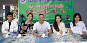 Hot girl Hải Đan giao lưu định hướng nghề nghiệp ở Trung Tâm Giáo Dục Thường Xuyên Quận 7