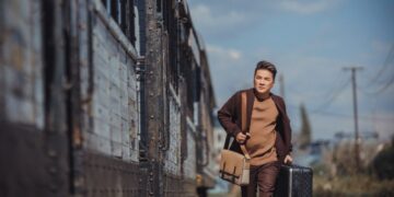 Vừa ra MV mới, Đàm Vĩnh Hưng đã bị fan bình luận: “Anh ác quá”!