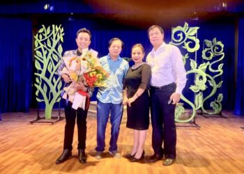 Đạo diễn Ngô An hạnh phúc sau thành công vở diễn “Cây Lẻ Bạn”