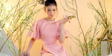 Mẫu nhí Bảo Hà diện áo dài Chung Thanh Phong, “xông đất” làng thời trang hậu Tết