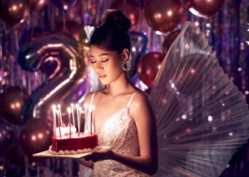 Hoa hậu Khánh Vân gửi gắm nhiều tâm sự trong bộ ảnh mừng tuổi 27