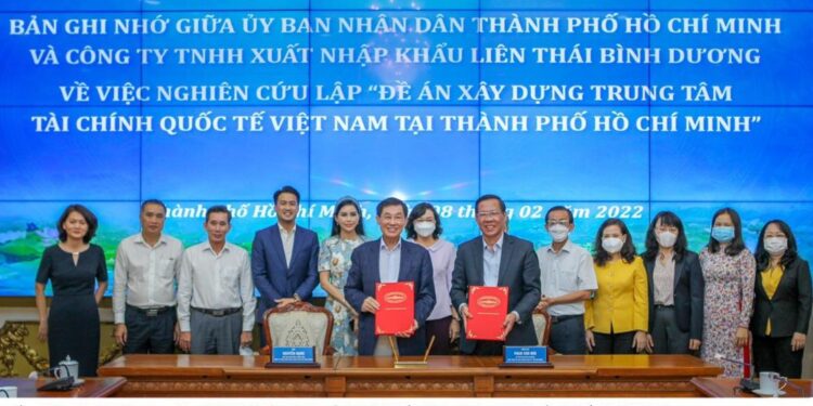Ký kết bản ghi nhớ việc nghiên cứu lập đề án xây dựng Trung tâm tài chính quốc tế Việt Nam tại TP. Hồ Chí Minh
