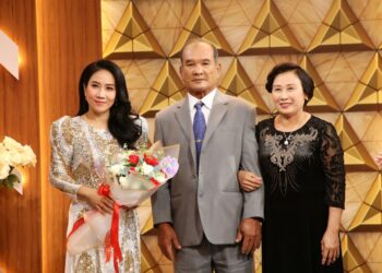 NSƯT Vân Khánh nổi da gà nghe về hành trình người vợ tìm chồng cặp kè với “vợ bé”