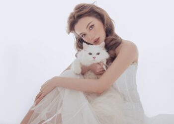 Sĩ Thanh “hâm nóng” không khí Tết đầu năm với bộ ảnh sexy, gợi cảm