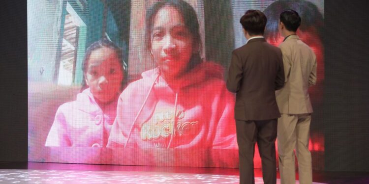 Nỗi bất hạnh của 3 đứa trẻ mồ côi mẹ, không nơi nương tựa