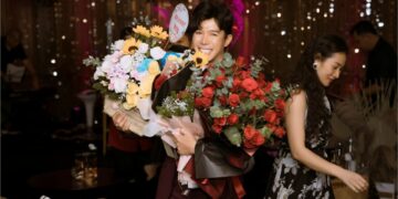 Nathan Lee tặng cho Huyền Cadie một món quà bất ngờ ngay trước đêm diễn