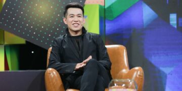 Hồ Trung Dũng xúc động khi nhắc về người mẹ quá cố trên sóng truyền hình