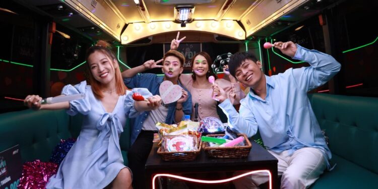 Vừa Đi Vừa Hát: Puka, Gin Tuấn Kiệt mặc đồ đôi chơi gameshow giữa tin đồn hẹn hò