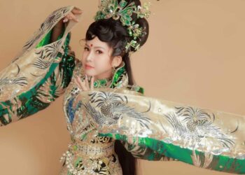 Bình Tinh vừa “Xử án Phi Giao” vừa làm người kết nối “Trăm năm ánh Việt”