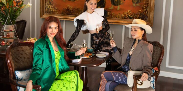 Hồ Ngọc Hà, Thanh Hằng, Lan Khuê hẹn nhau trà chiều thân mật, chuẩn bị cho sự kiện thời trang đẳng cấp thế giới