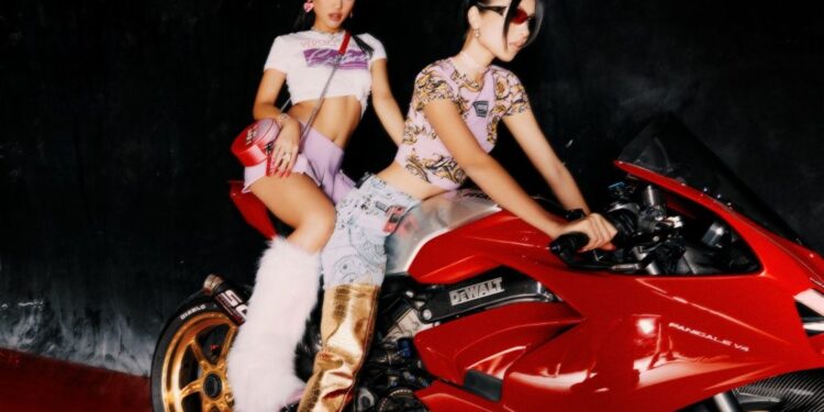 Sau Wren Evans, Cô Em Trendy tiếp tục collab với Đồng Ánh Quỳnh trong bộ ảnh mới 