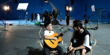 Rapper 10 tuổi bất ngờ trưởng thành trong MV Again and Again