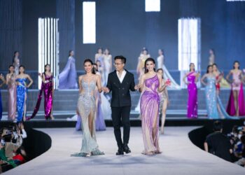 ĐỖ HÀ BỪNG SÁNG LÀM FIRST FACE, THU QUỲNH VÀ HỒNG DIỄM DẮT TAY NHAU KẾT SHOW THỜI TRANG