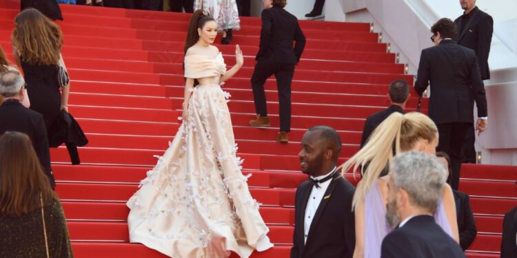 Lý Nhã Kỳ chuẩn đẳng cấp tại LHP Cannes 