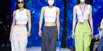 HOA HẬU KHÁNH VÂN, “TÌNH TRẺ” LỆ QUYÊN, NHÂM PHƯƠNG NAM CÙNG LOẠT GƯƠNG MẶT ĐÌNH ĐÁM ĐỔ BỘ BUỔI TỔNG DUYỆT ĐÊM KHAI MẠC AQUAFINA VIETNAM INTERNATIONAL FASHION WEEK SS 2022