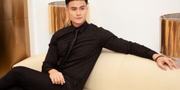 Siêu mẫu Vĩnh Thụy tổ chức đấu giá 18 tác phẩm nghệ thuật dưới định dạng NFT gây quỹ từ thiện