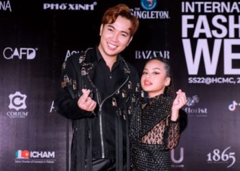 Hoa hậu nhí Phùng Hiểu Anh trình diễn đỉnh cao trong thiết kế thời trang của Ivan Trần