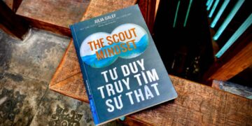 Đủ sáng suốt để nhìn nhận cái đúng và đủ mạnh mẽ để thay đổi quan điểm cho phù hợp