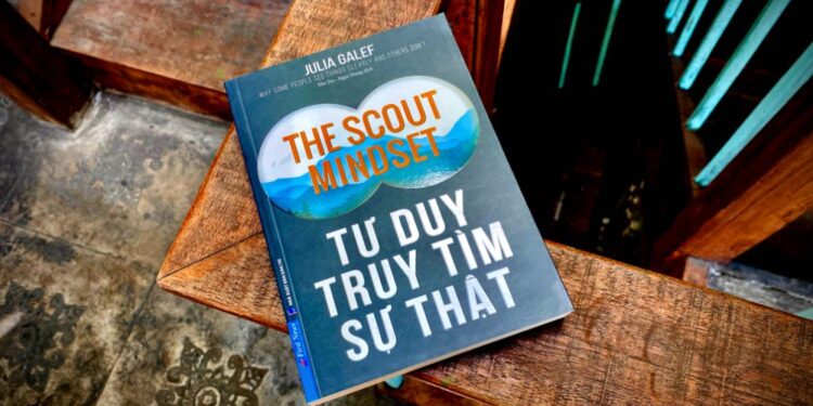 Đủ sáng suốt để nhìn nhận cái đúng và đủ mạnh mẽ để thay đổi quan điểm cho phù hợp
