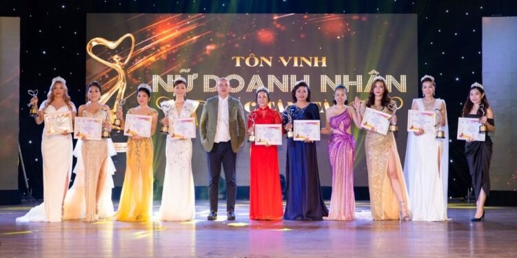Lễ vinh danh Nữ doanh nhân Sắc Tâm Tài 2022: Lan tỏa những giá trị đẹp của  của phụ nữ hiện đại